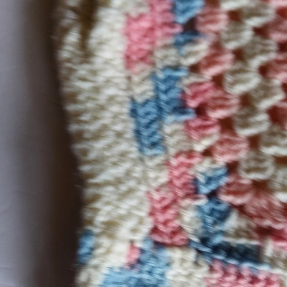 Vintage Y2K Blue Pink White Grannycore Granny Square Crocheted Crop Sweater … - Picture 8 of 12